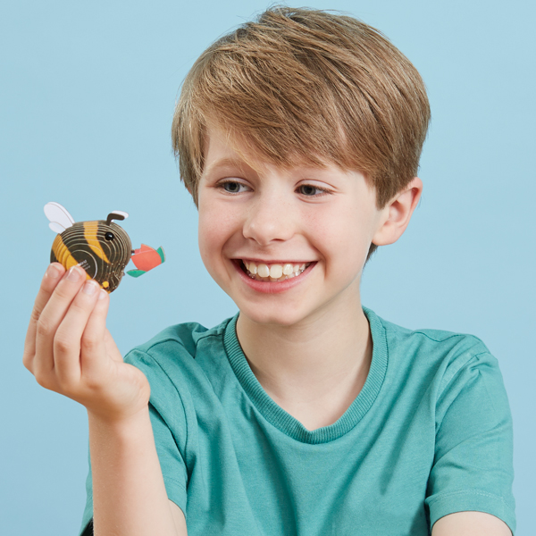 EUGY-Bumblebee-boy-lifestyle-ENJOY-web